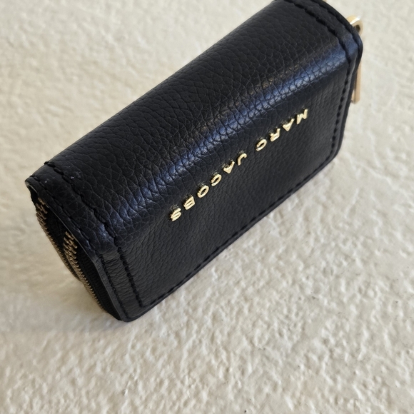 Marc Jacobs Black Leather Zip Wallet - Picture 7 of 8